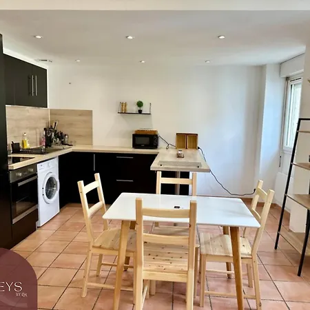 Joli T3 Renove, Au Coeur De Ales, Pour 6pers Appartement