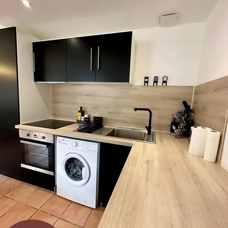 Apartamento Joli T3 Rénové, Au Coeur De Alès, Pour 6pers *