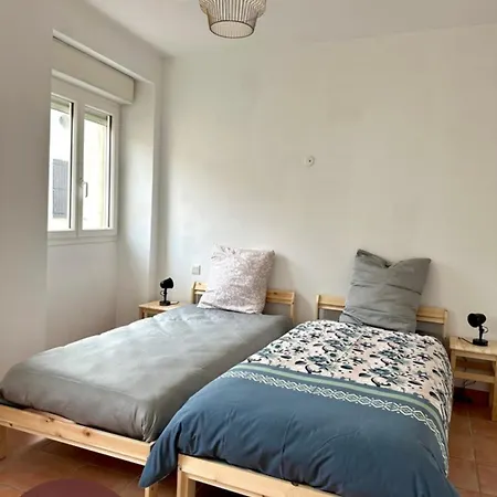 Joli T3 Rénové, Au Coeur De Alès, Pour 6pers *