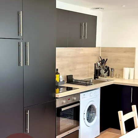 Joli T3 Rénové, Au Coeur De Alès, Pour 6pers Apartamento